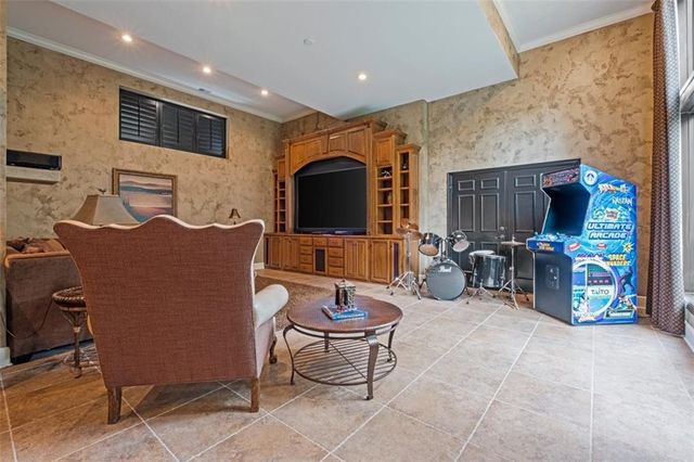 425 NE Saint Andrews Circle, Lee's Summit, MO 64064