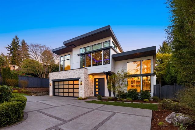 9215 NE 32nd Street, Clyde Hill, WA 98004