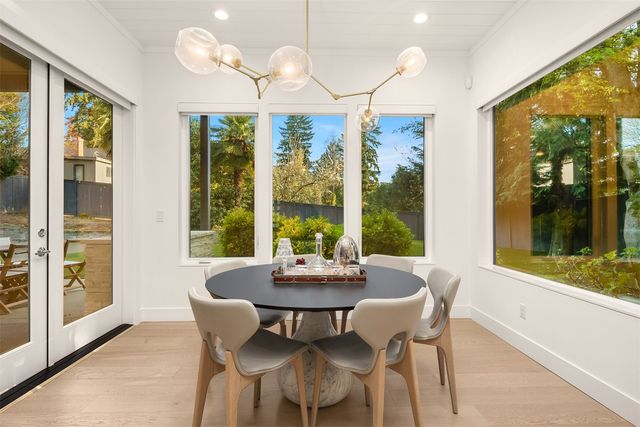 9215 NE 32nd Street, Clyde Hill, WA 98004