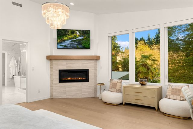 9215 NE 32nd Street, Clyde Hill, WA 98004