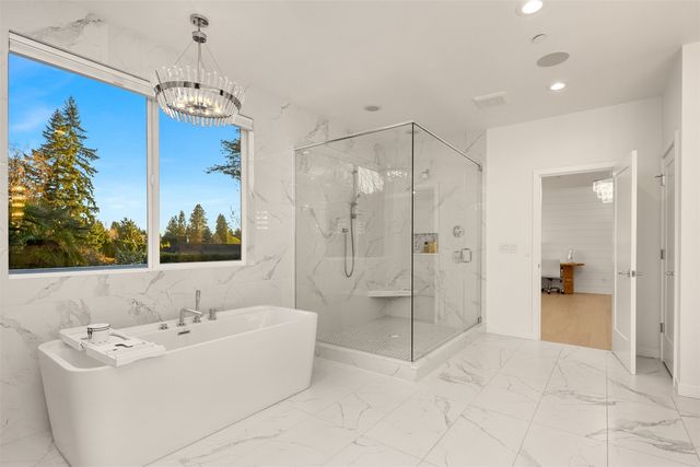 9215 NE 32nd Street, Clyde Hill, WA 98004