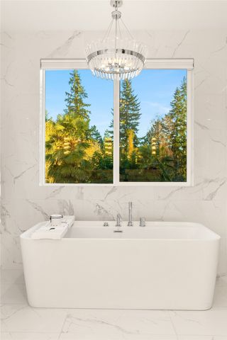 9215 NE 32nd Street, Clyde Hill, WA 98004