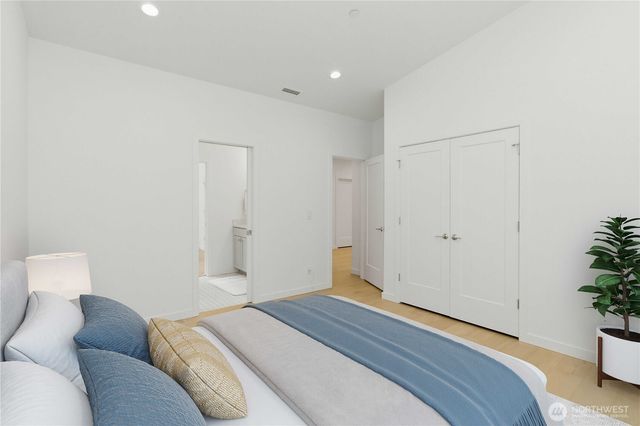 9215 NE 32nd Street, Clyde Hill, WA 98004