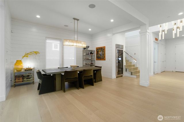 9215 NE 32nd Street, Clyde Hill, WA 98004