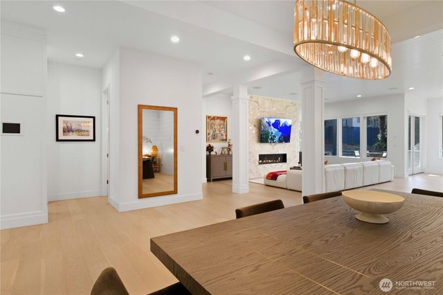 9215 NE 32nd Street, Clyde Hill, WA 98004