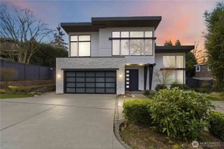 9215 NE 32nd Street, Clyde Hill, WA 98004