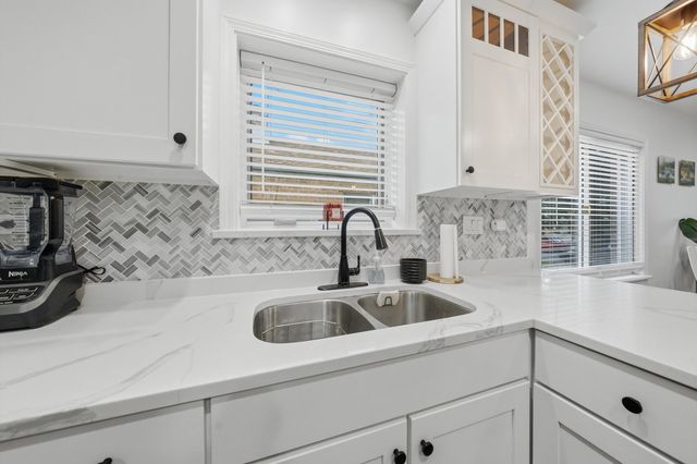 3432 Highland Avenue, Berwyn, IL 60402