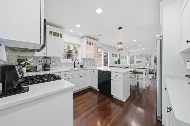3432 Highland Avenue, Berwyn, IL 60402
