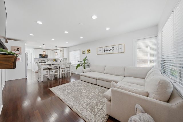 3432 Highland Avenue, Berwyn, IL 60402