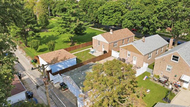 3432 Highland Avenue, Berwyn, IL 60402