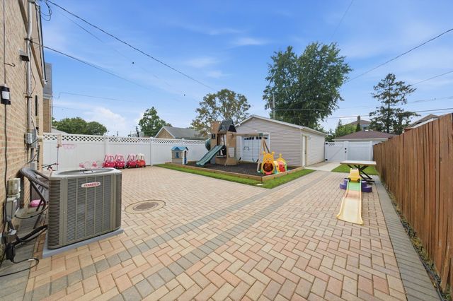 3432 Highland Avenue, Berwyn, IL 60402
