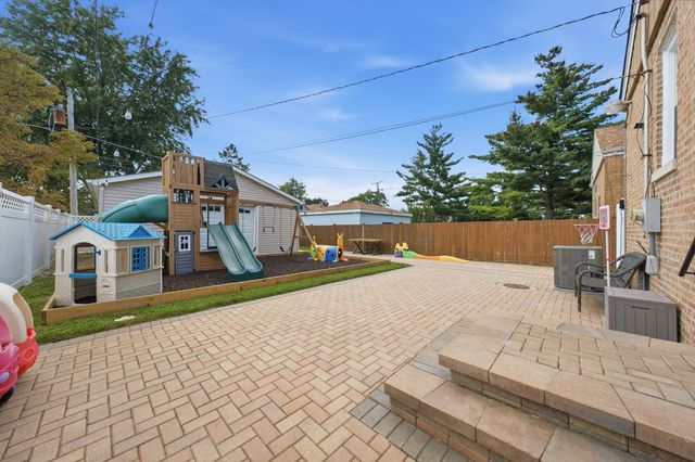 3432 Highland Avenue, Berwyn, IL 60402