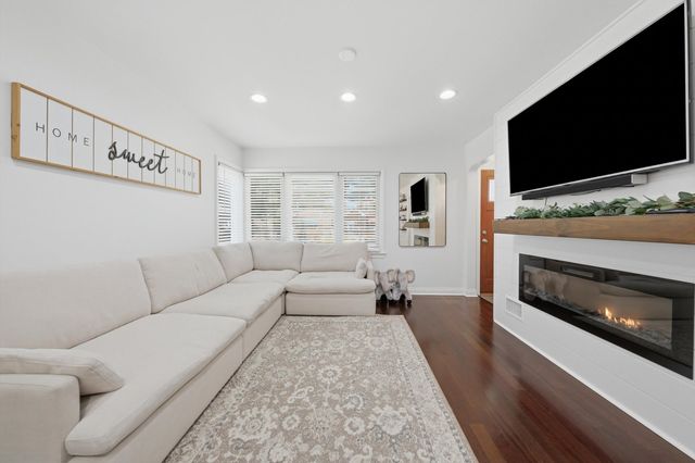 3432 Highland Avenue, Berwyn, IL 60402