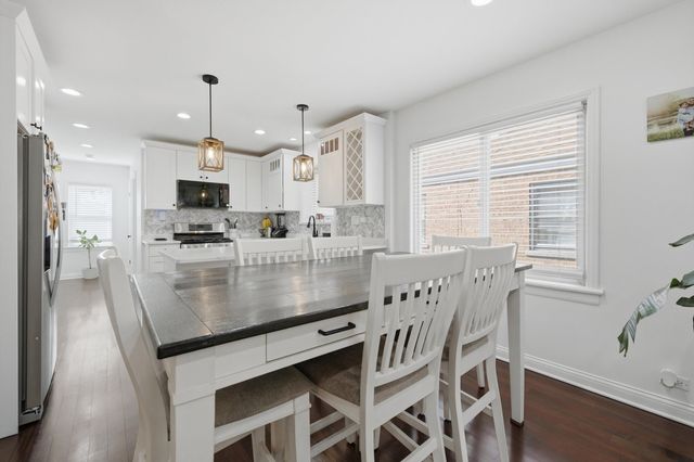 3432 Highland Avenue, Berwyn, IL 60402