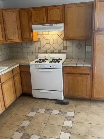 2250 W MILL, Colton, CA 92324