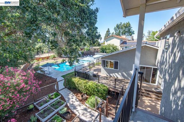 495 Adams Way, Pleasanton, CA 94566