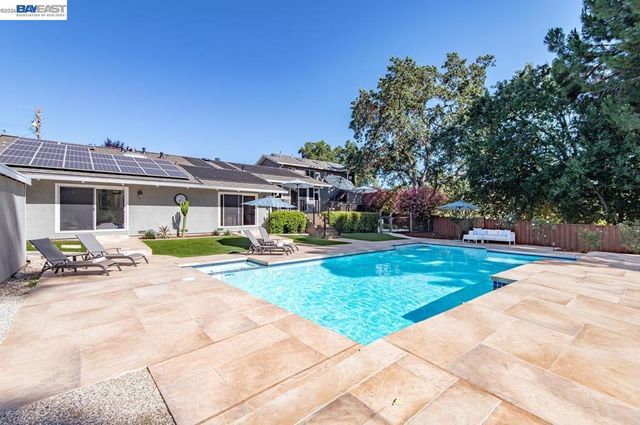 495 Adams Way, Pleasanton, CA 94566