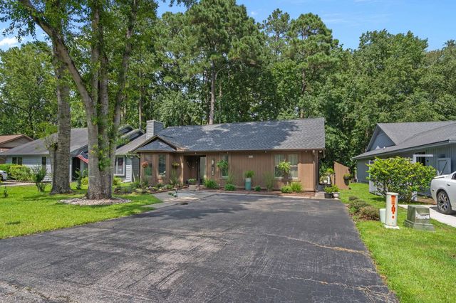 105 Hickory Dr., Conway, SC 29526