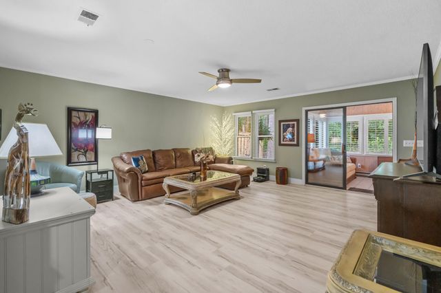 105 Hickory Dr., Conway, SC 29526