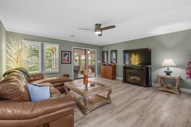 105 Hickory Dr., Conway, SC 29526
