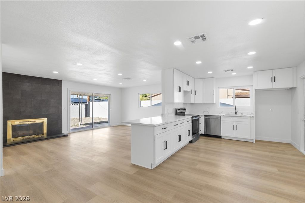 5900 Carmen Boulevard, Las Vegas, NV 89108 — photo 2