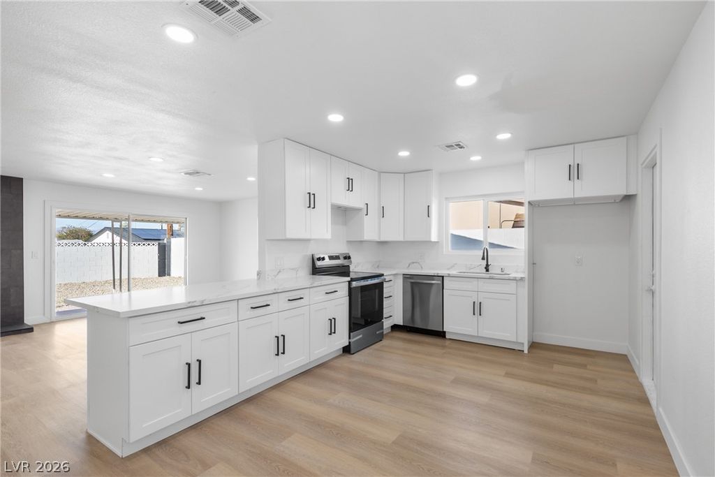 5900 Carmen Boulevard, Las Vegas, NV 89108 — photo 3