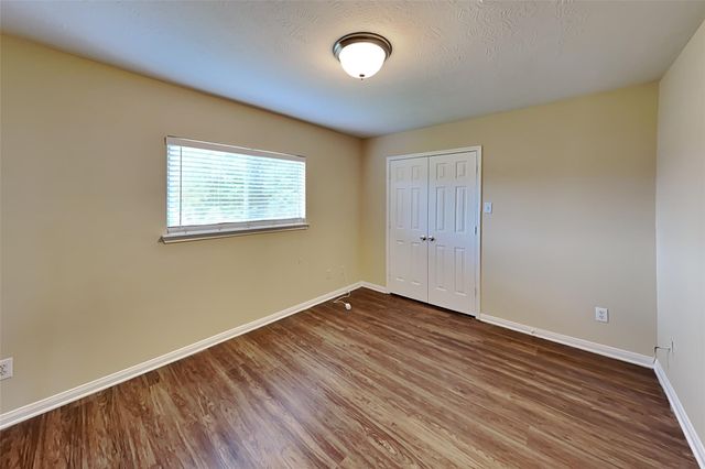 5122 Chase Park Gate Street, Bacliff, TX 77518