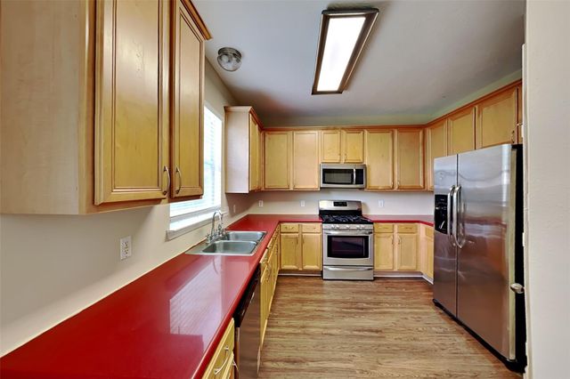 5122 Chase Park Gate Street, Bacliff, TX 77518