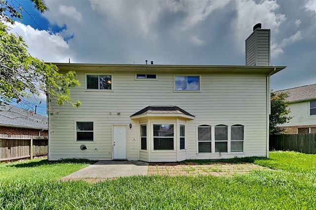 5122 Chase Park Gate Street, Bacliff, TX 77518
