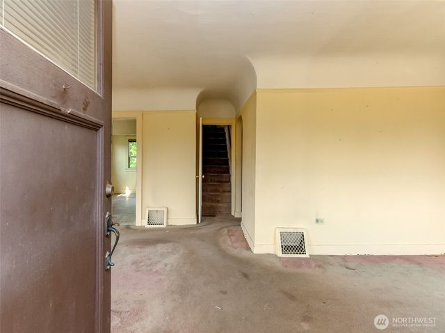 7015 12th Avenue SW, Seattle, WA 98106
