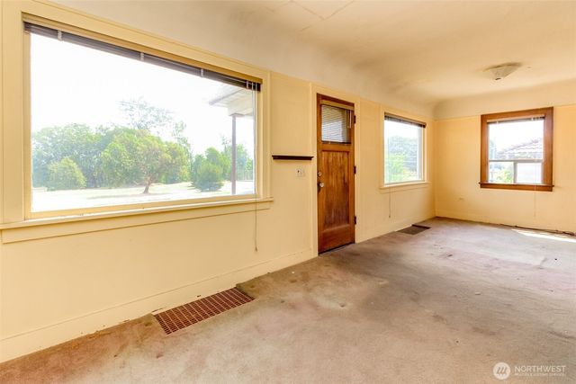 7015 12th Avenue SW, Seattle, WA 98106