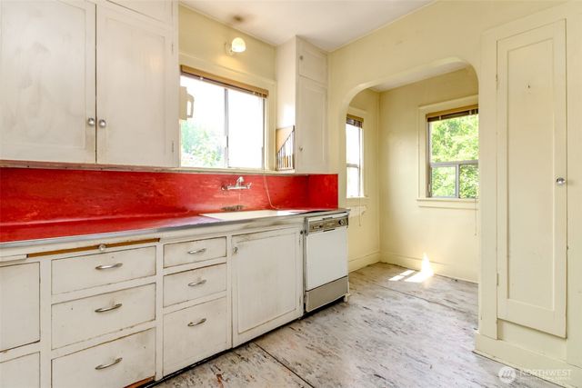 7015 12th Avenue SW, Seattle, WA 98106