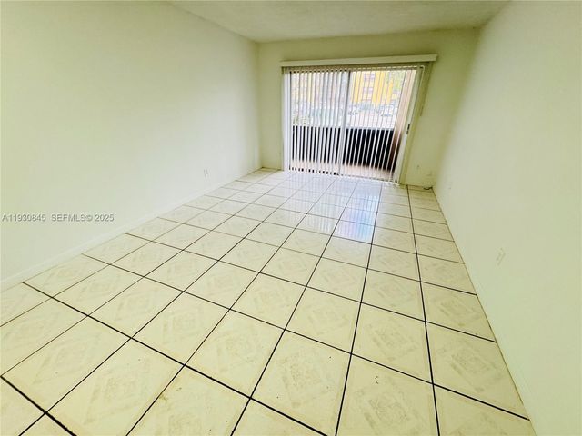 2800 NW 56th Ave D102, Lauderhill, FL 33313