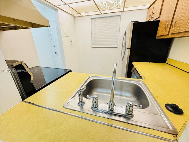 2800 NW 56th Ave D102, Lauderhill, FL 33313