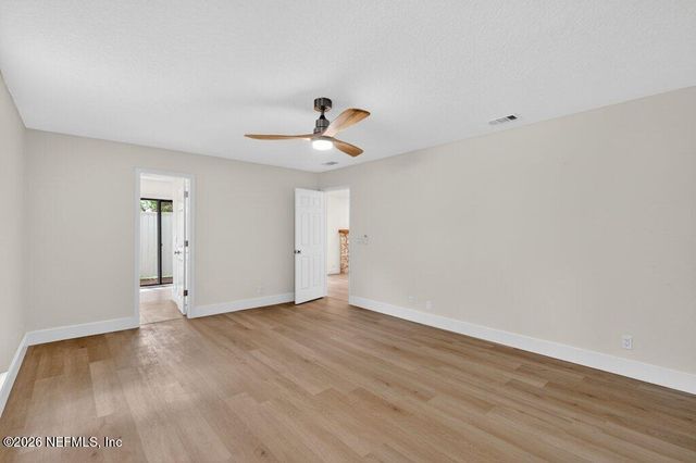 12128 HIDDEN HILLS Drive, Jacksonville, FL 32225