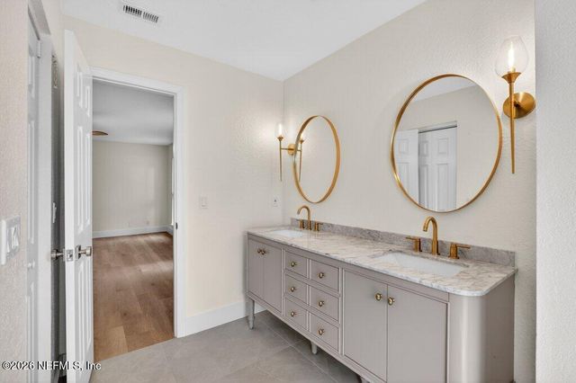 12128 HIDDEN HILLS Drive, Jacksonville, FL 32225