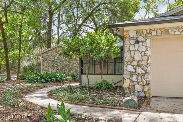 12128 HIDDEN HILLS Drive, Jacksonville, FL 32225