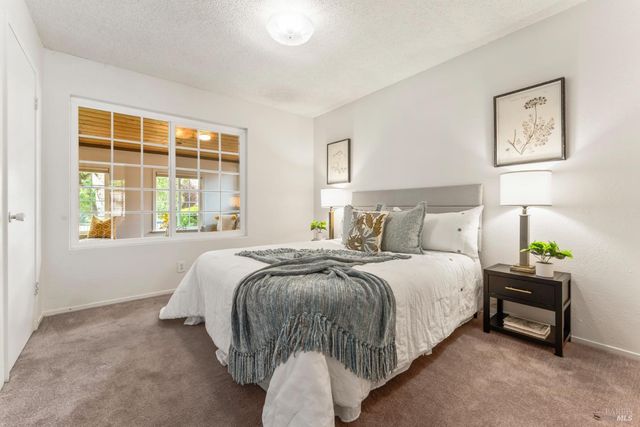 1390 Salvador Ave, Napa, CA 94558