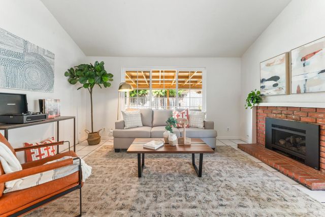 1390 Salvador Ave, Napa, CA 94558