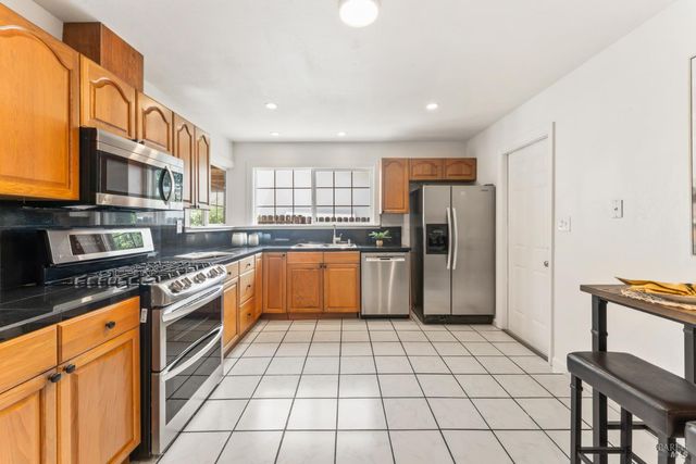 1390 Salvador Ave, Napa, CA 94558