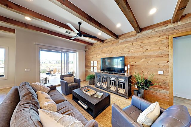 19517 Flying J BLVD 6, Spicewood, TX 78669