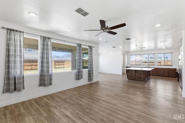 6510 Thunder Trail Drive, Bakersfield, CA 93313