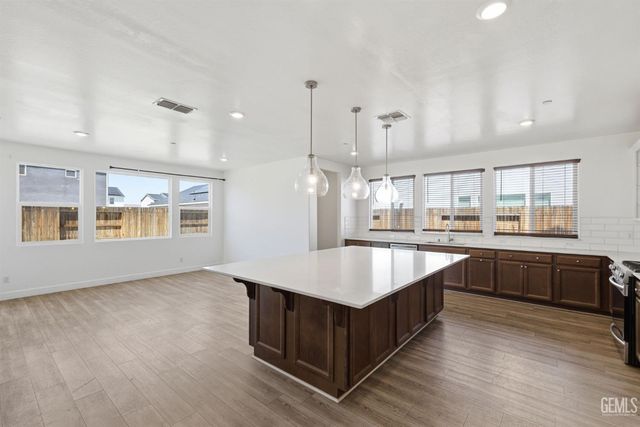 6510 Thunder Trail Drive, Bakersfield, CA 93313