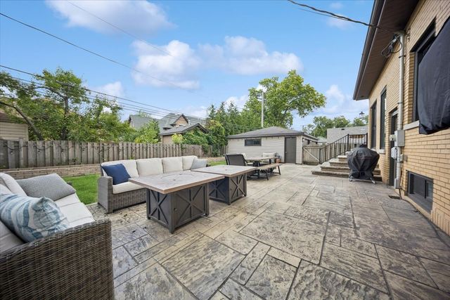 1720 Greendale Avenue, Park Ridge, IL 60068