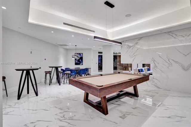 1000 W Island Blvd 1209, Aventura, FL 33160