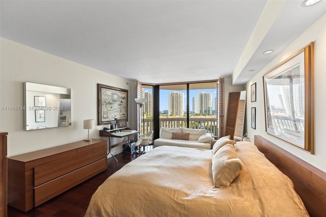 1000 W Island Blvd 1209, Aventura, FL 33160