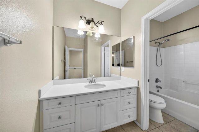 22960 Mission, Carson, CA 90745