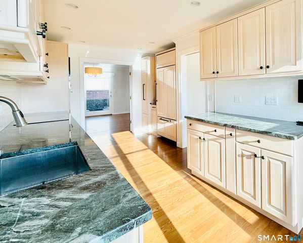 53 Bank Street, New Canaan, CT 06840