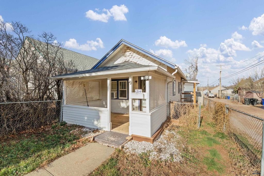 1214 COLUMBUS, Rapid City, SD 57701