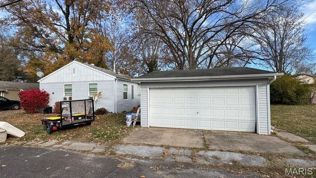 300 Cobb Street, East Alton, IL 62024